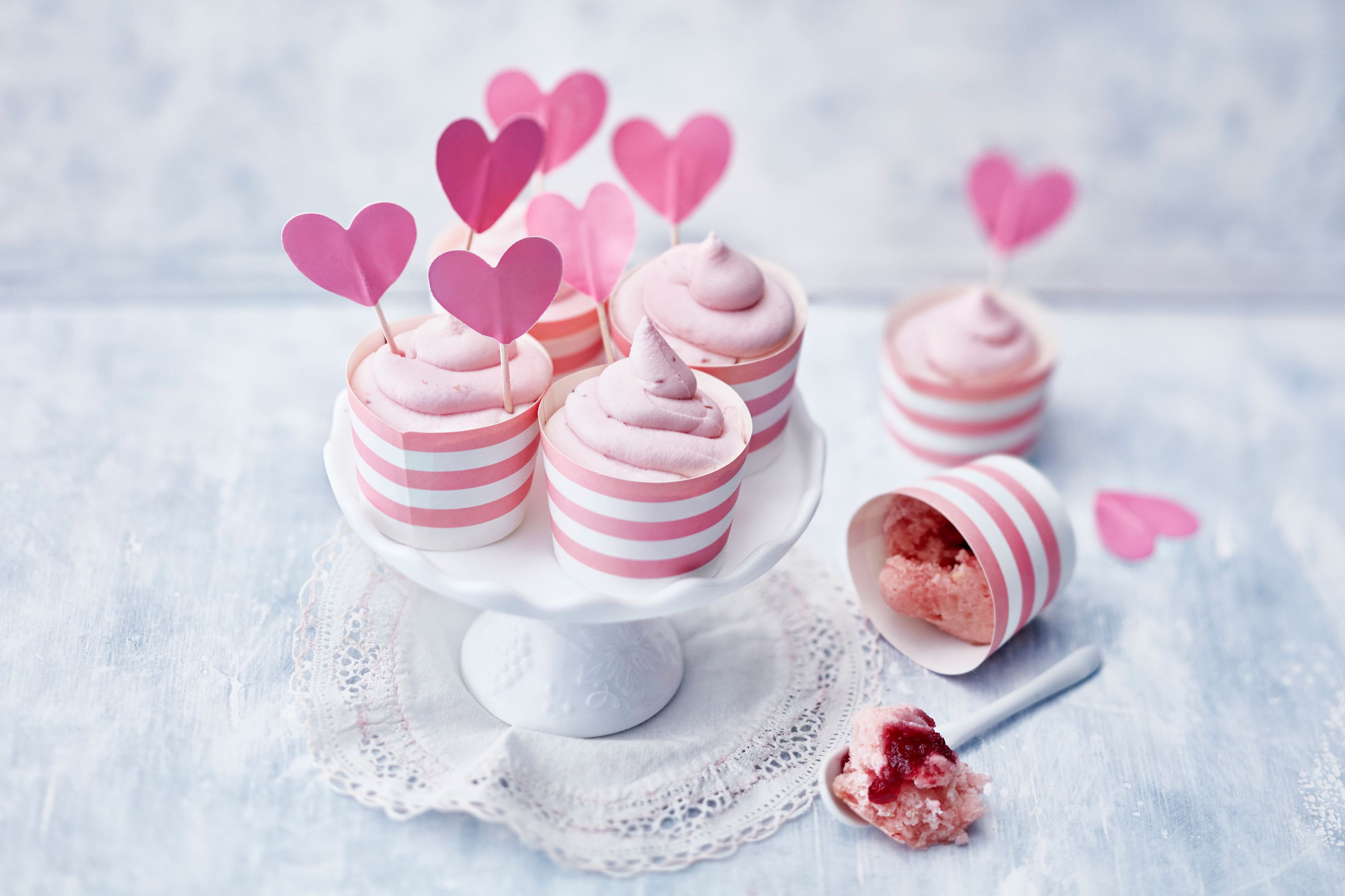 Pink velvet cupcakes | Valio