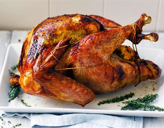 Täytetty kalkkuna on juhlava vaihtoehto joulupöytään