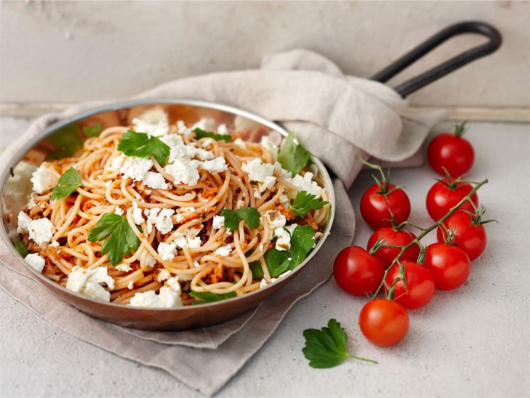 Pikantti kotijuustopasta