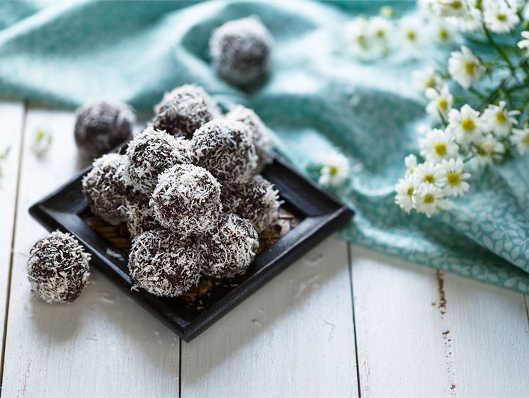Chokladbollar med dadlar och PROfeel®