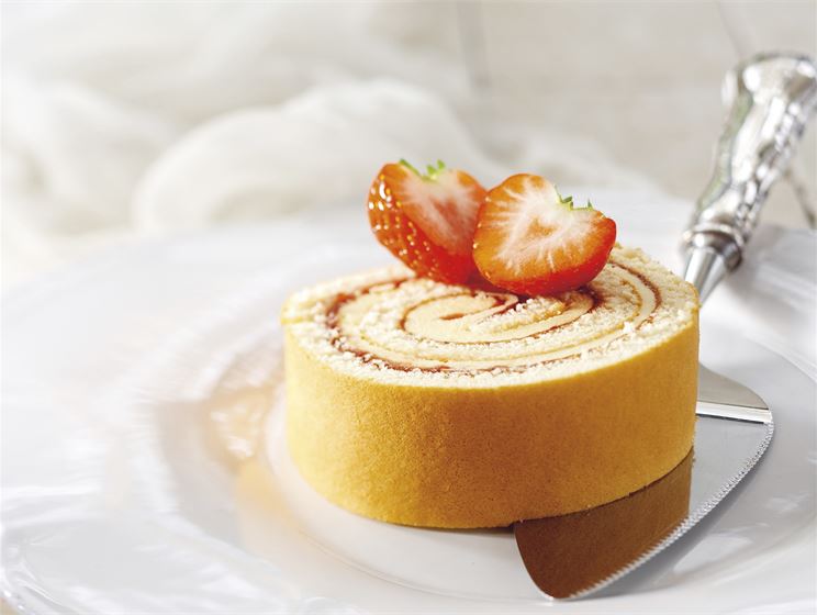 Vanilja-mansikkakääretorttu