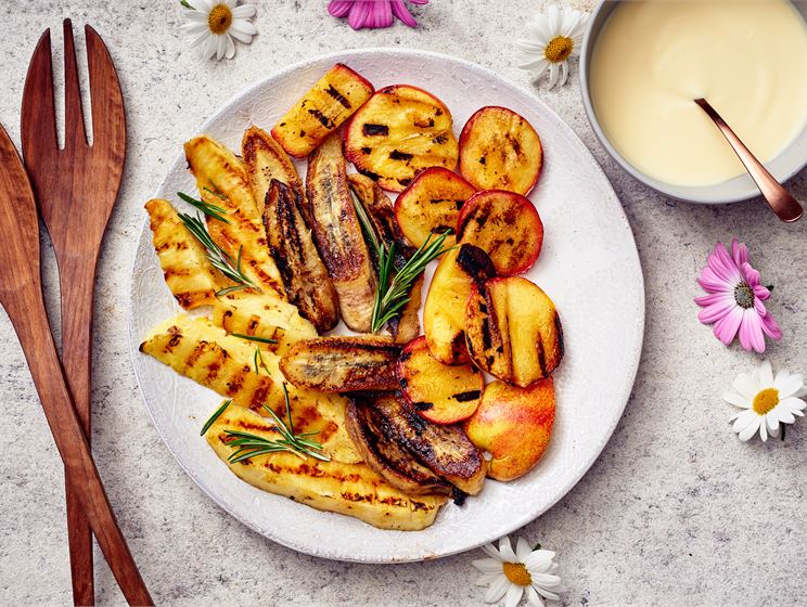 Grillattu hedelmäsalaatti