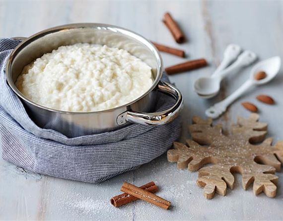 Joulupuuro kuuluu jouluaattoon ja valmistuu liedellä tai uunissa