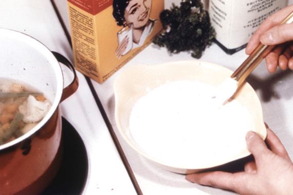 Vuonna 1953 Valio aloitti maitojauheen valmistuksen. Sen käyttöä opastamaan perustettiin koekeittiö.