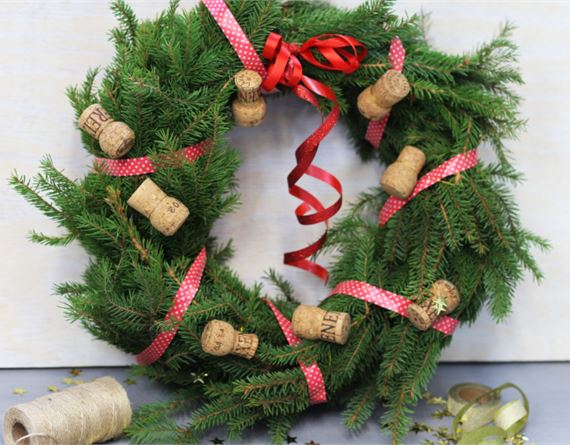 Näin teet jouluisen havukranssin