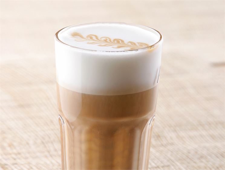 Caffè latte eli italialainen maitokahvi 