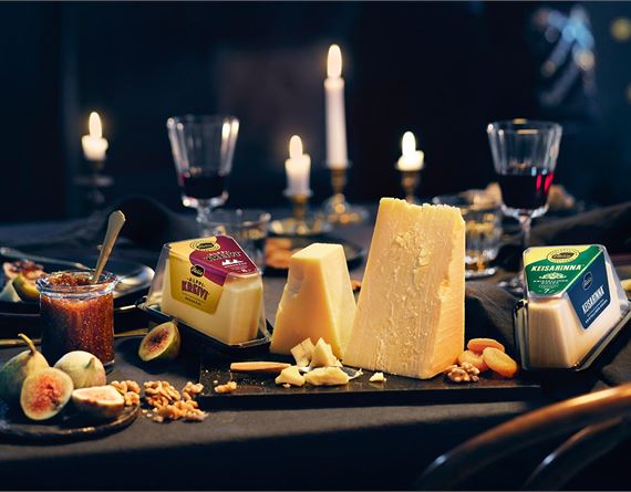 Joulupöydän herkullinen juustotarjotin syntyy helposti
