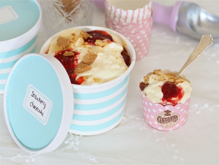 Makujakotona blogin resepti: Strawberry Cheesecake –jäätelö