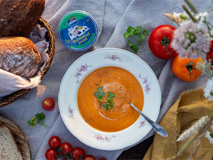 Röstitud tomatite ja sulajuustuga püreesupp