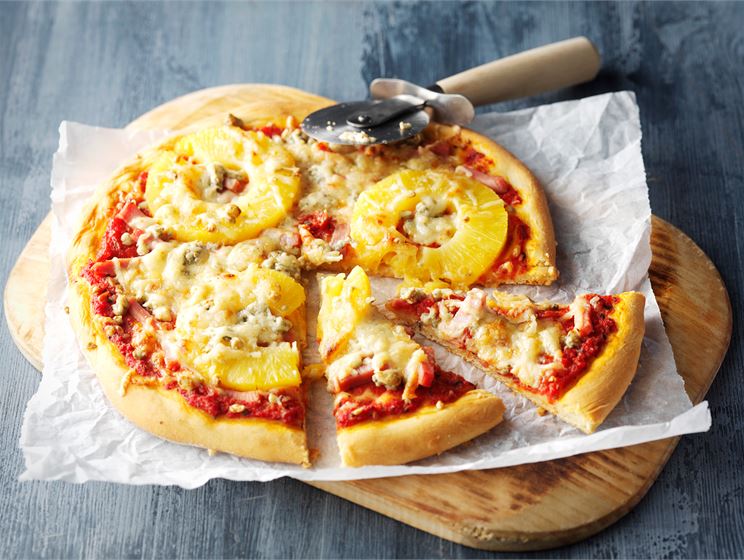 Kinkku-AURA-ananas pizza