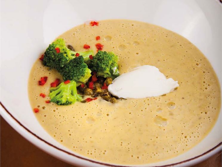 Krämig Mungbönssoppa med broccoli