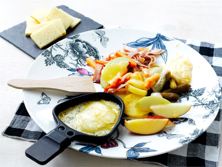Raclette eli sulatettu juusto